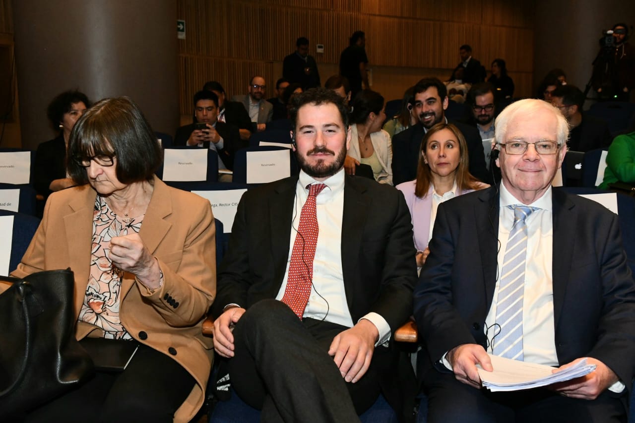 Resa Devés, Marshall Steinbaum, y Simon Marginson