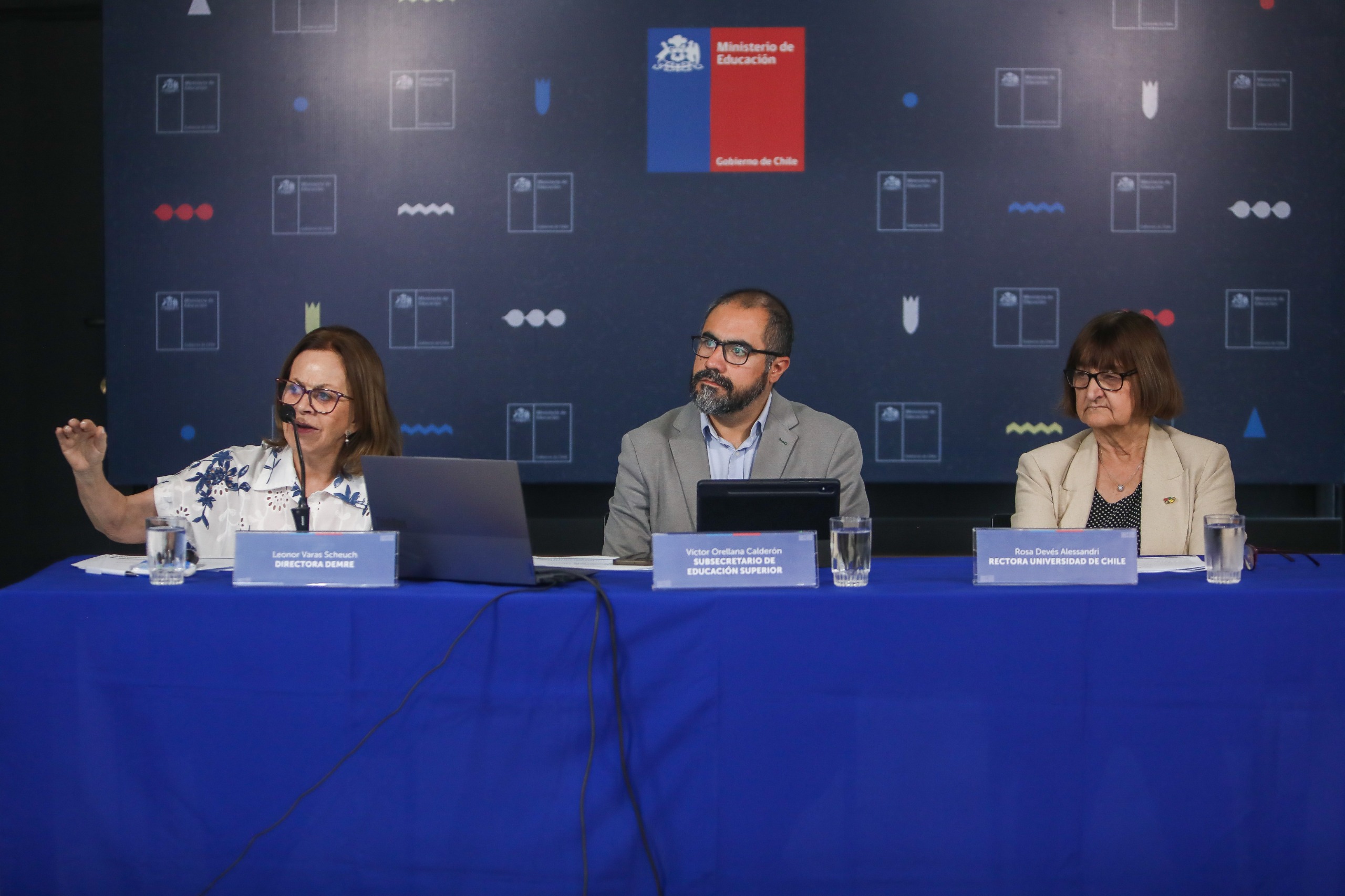 Autoridades entregan resultados de selección, admisión universitaria 2026