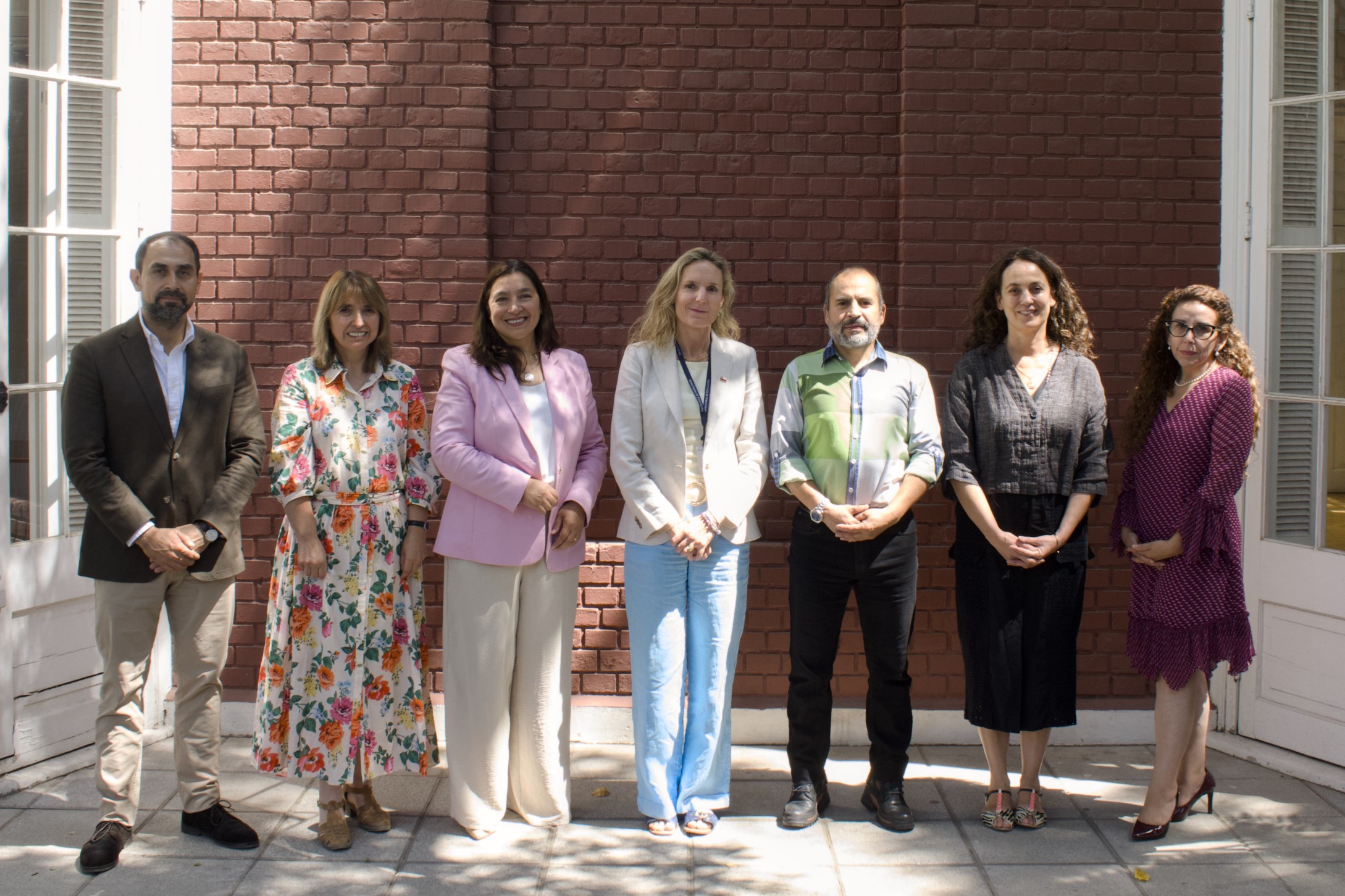 Subsecretaria Valdés asiste a reunión que marca el inicio del Instituto Interdisciplinario de Investigación Educativa